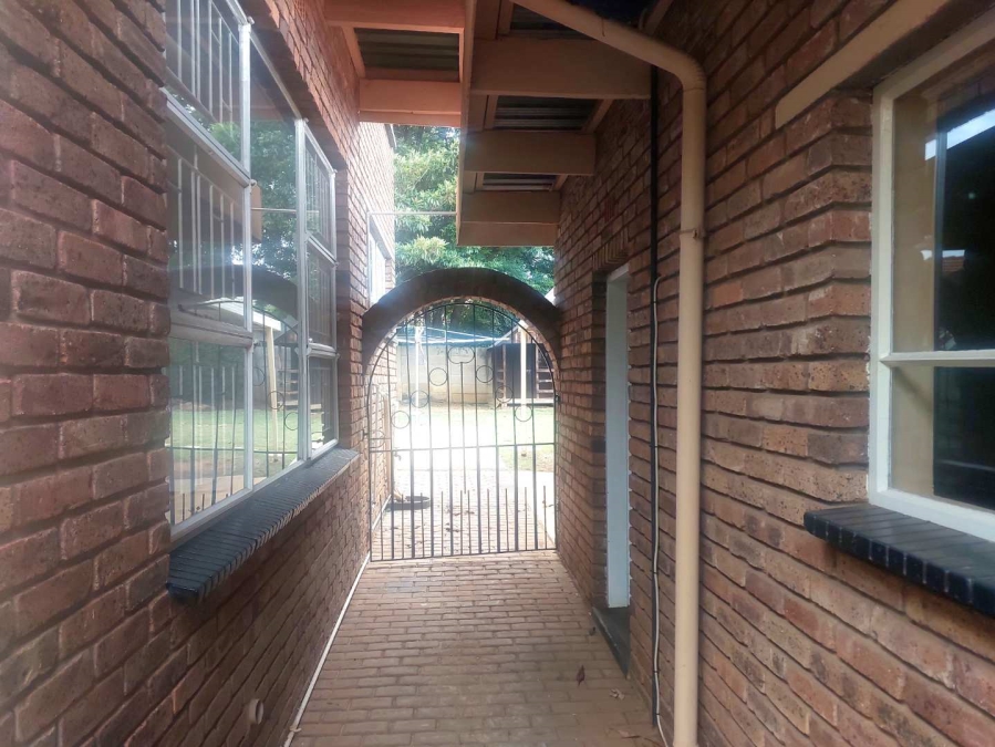 3 Bedroom Property for Sale in Farrarmere Gauteng