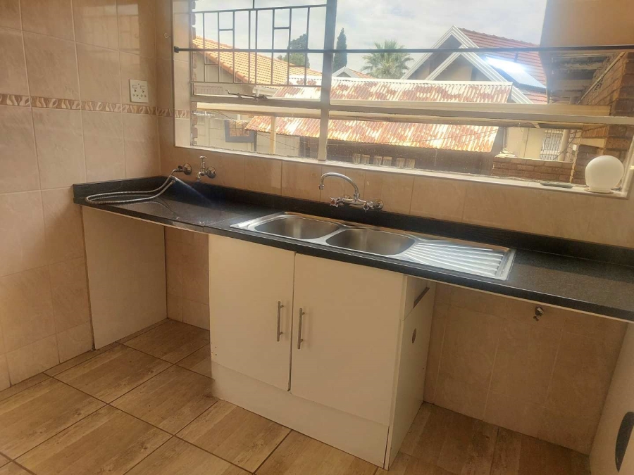 3 Bedroom Property for Sale in Farrarmere Gauteng