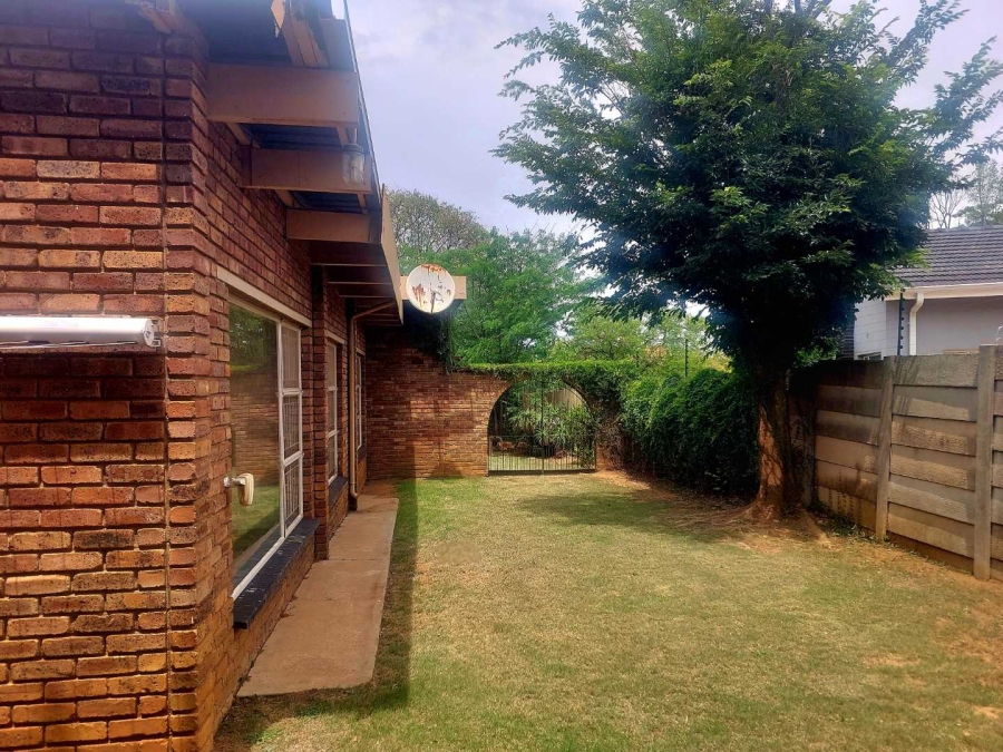 3 Bedroom Property for Sale in Farrarmere Gauteng