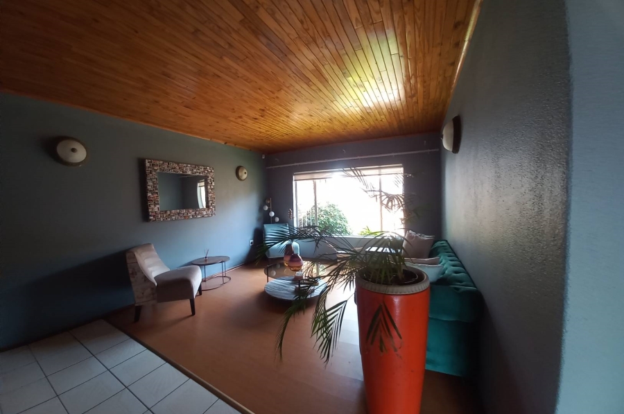 4 Bedroom Property for Sale in Van Riebeeck Park Gauteng