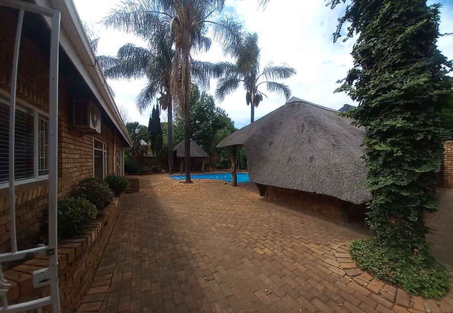 4 Bedroom Property for Sale in Van Riebeeck Park Gauteng