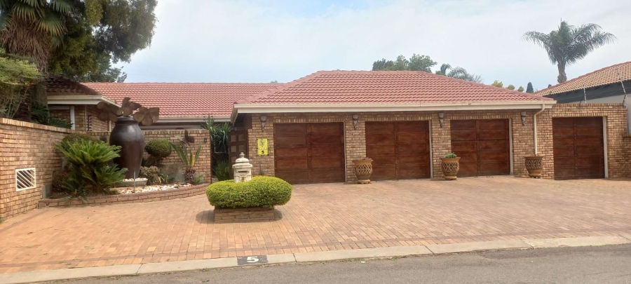 4 Bedroom Property for Sale in Van Riebeeck Park Gauteng