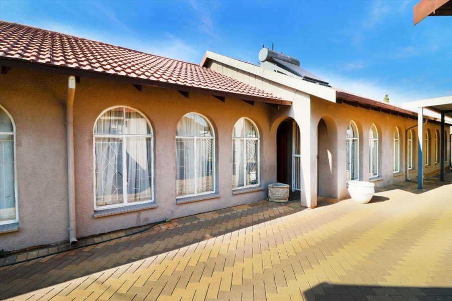 4 Bedroom Property for Sale in Terenure Gauteng