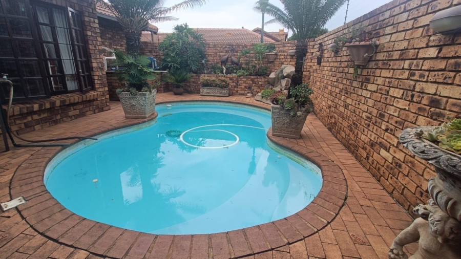 3 Bedroom Property for Sale in Clubview Gauteng