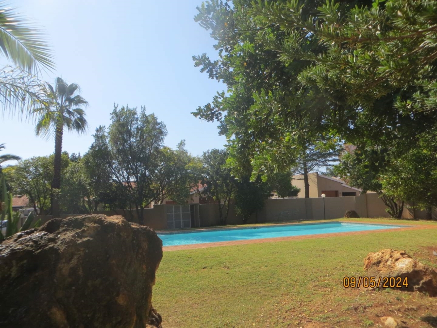 To Let 3 Bedroom Property for Rent in Die Hoewes Gauteng