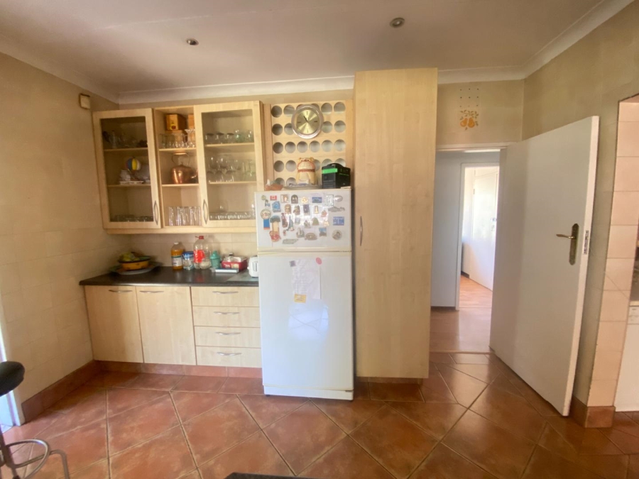 4 Bedroom Property for Sale in Mondeor Gauteng