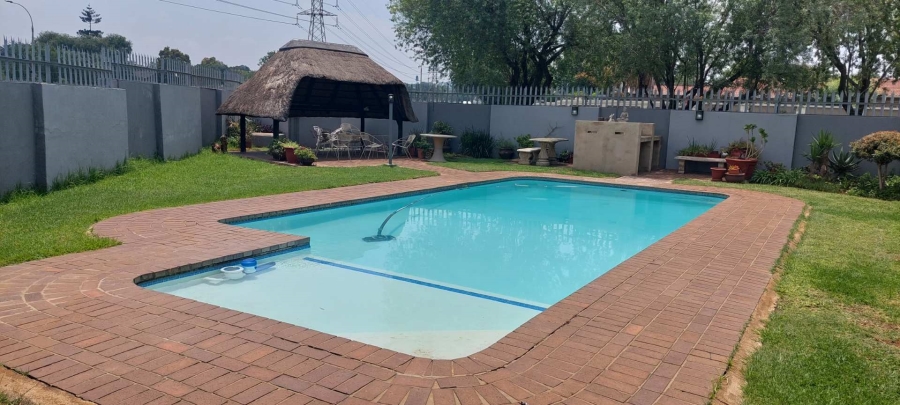 3 Bedroom Property for Sale in Verwoerdpark Gauteng