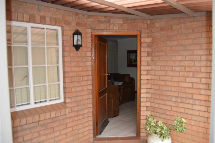 3 Bedroom Property for Sale in New Redruth Gauteng