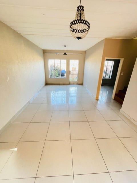 To Let 3 Bedroom Property for Rent in Verwoerdpark Gauteng