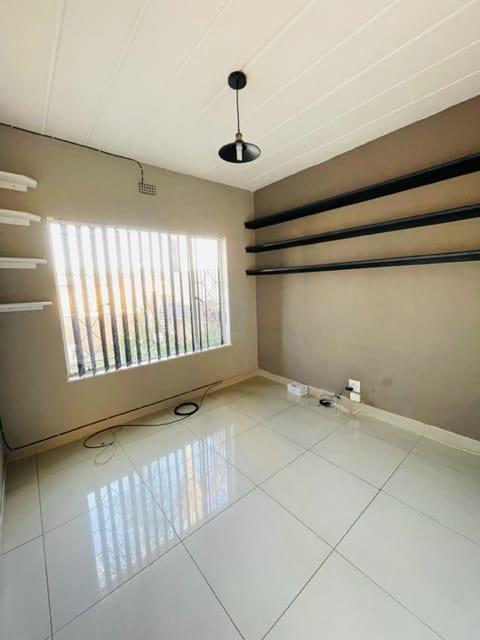 To Let 3 Bedroom Property for Rent in Verwoerdpark Gauteng