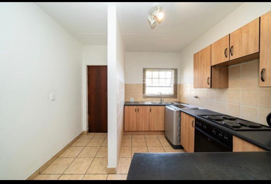 To Let 2 Bedroom Property for Rent in Union Gauteng