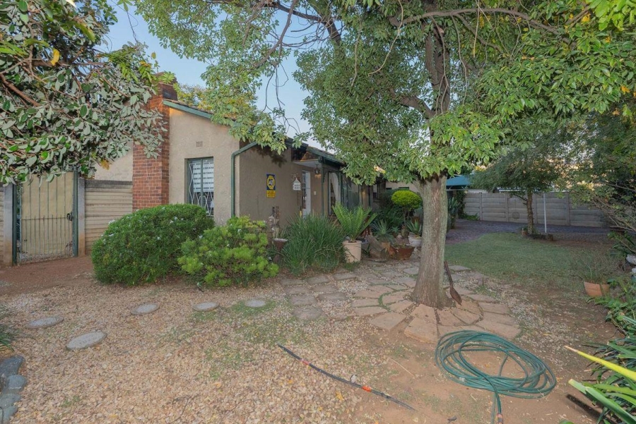 5 Bedroom Property for Sale in Meadowbrook Gauteng