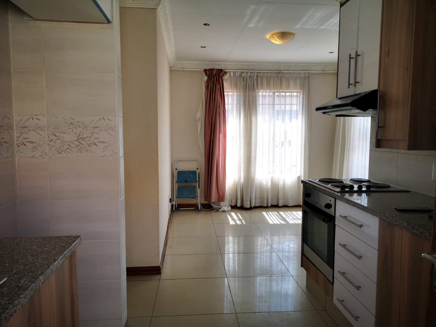 To Let 3 Bedroom Property for Rent in Alveda Park Gauteng