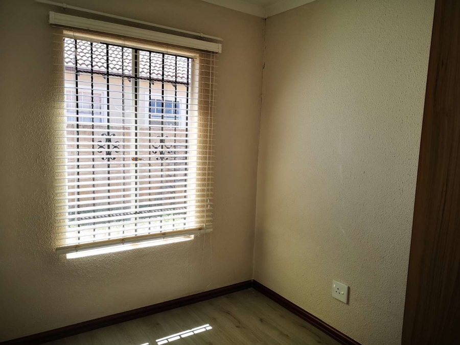 To Let 3 Bedroom Property for Rent in Alveda Park Gauteng