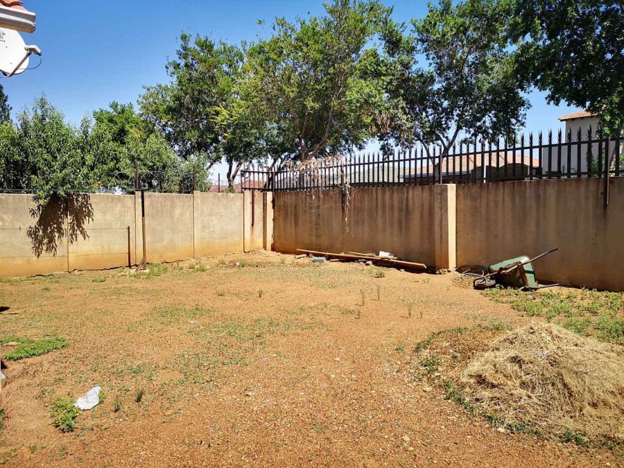 To Let 3 Bedroom Property for Rent in Alveda Park Gauteng