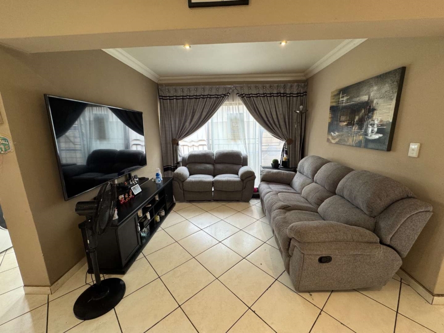 3 Bedroom Property for Sale in New Redruth Gauteng