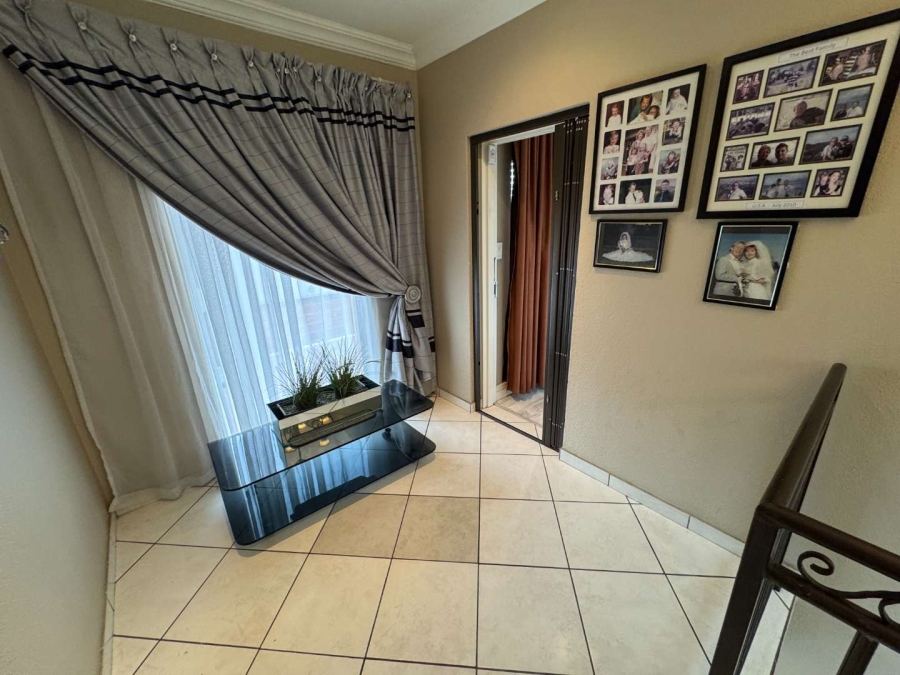 3 Bedroom Property for Sale in New Redruth Gauteng