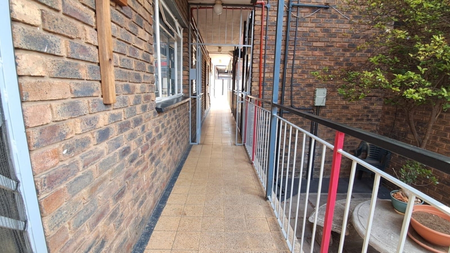 2 Bedroom Property for Sale in New Redruth Gauteng