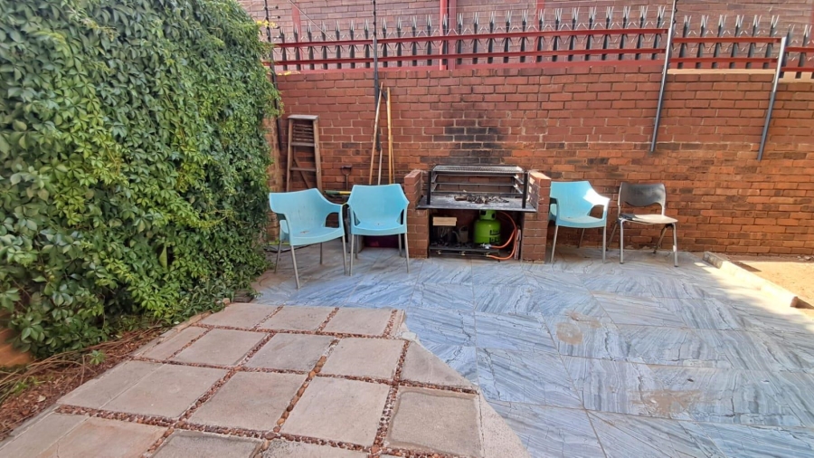 2 Bedroom Property for Sale in New Redruth Gauteng