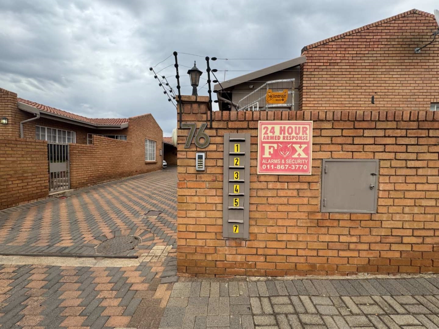 3 Bedroom Property for Sale in New Redruth Gauteng