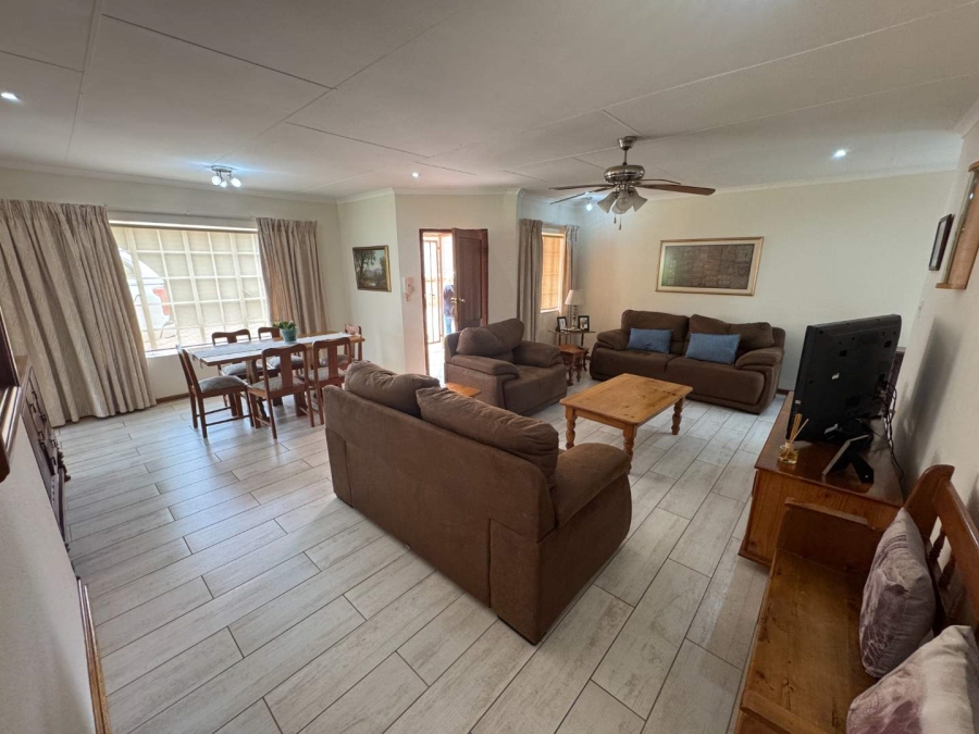 3 Bedroom Property for Sale in New Redruth Gauteng