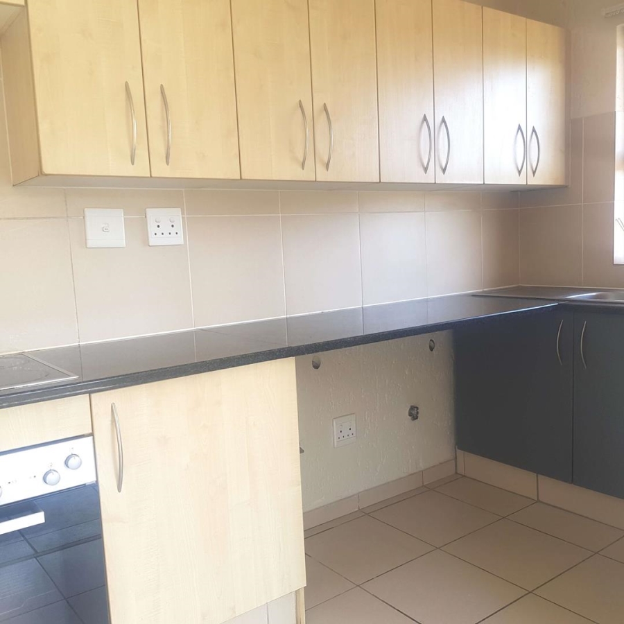 To Let 2 Bedroom Property for Rent in Jackal Creek Golf Estate Gauteng