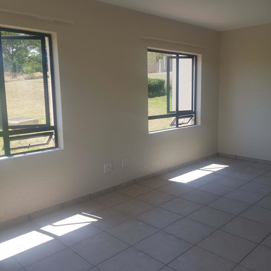 To Let 2 Bedroom Property for Rent in Jackal Creek Golf Estate Gauteng