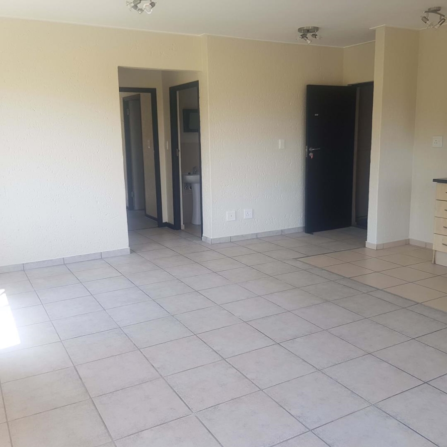 To Let 2 Bedroom Property for Rent in Jackal Creek Golf Estate Gauteng