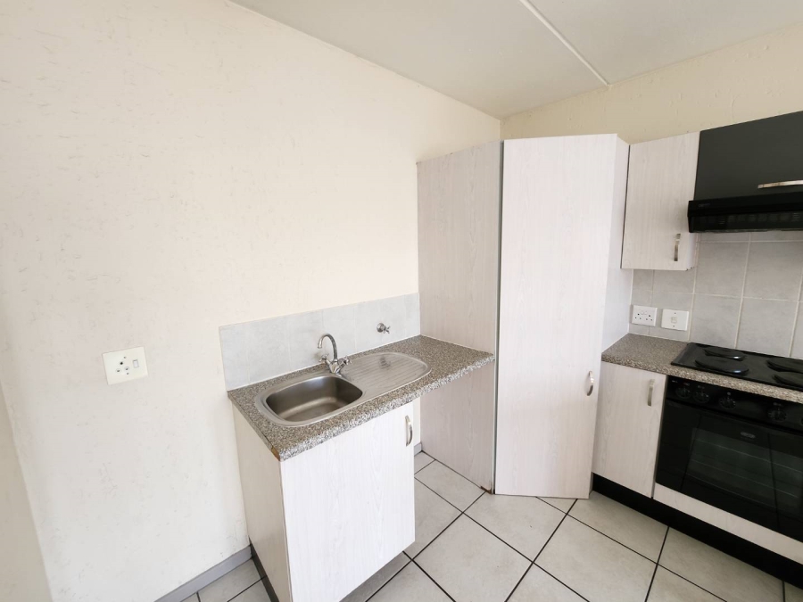 To Let 2 Bedroom Property for Rent in Ferndale Gauteng