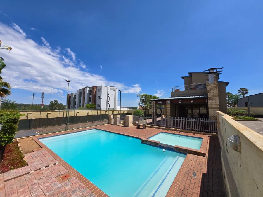 To Let 2 Bedroom Property for Rent in Ferndale Gauteng