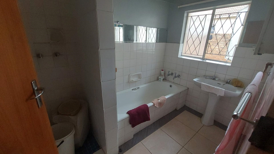 To Let 3 Bedroom Property for Rent in Claremont Gauteng