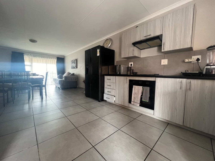 To Let 2 Bedroom Property for Rent in Florida Gauteng