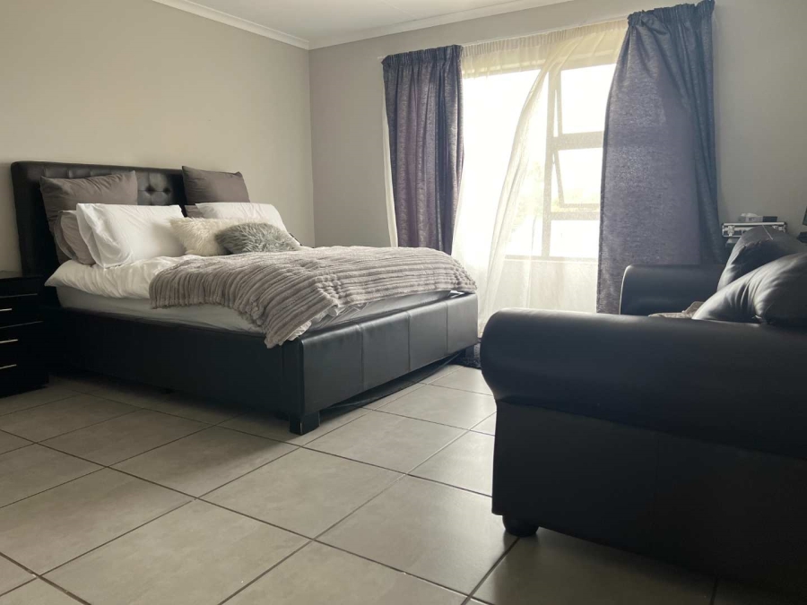 To Let 2 Bedroom Property for Rent in Florida Gauteng