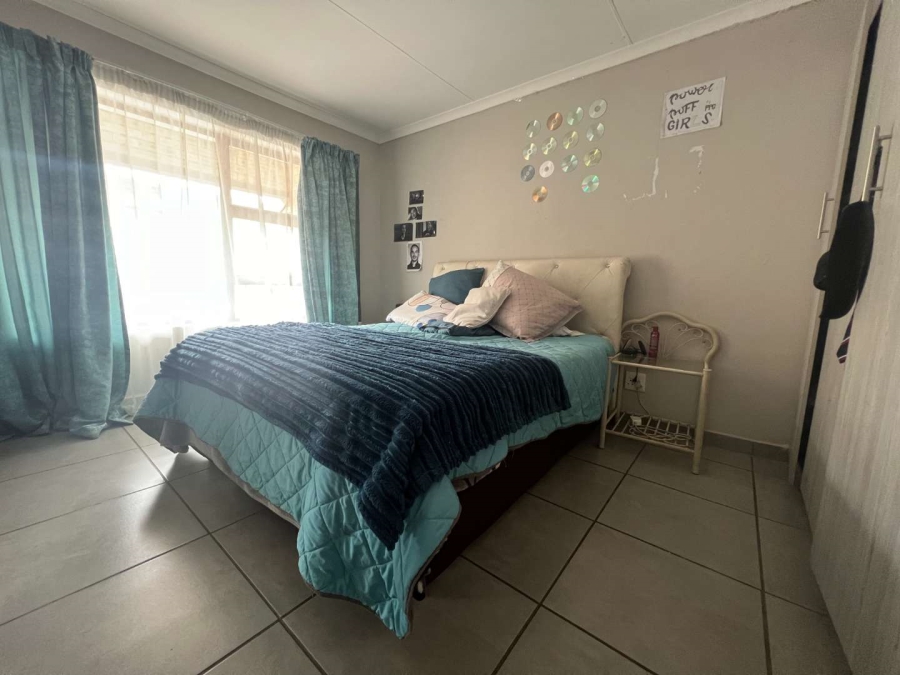 To Let 2 Bedroom Property for Rent in Florida Gauteng