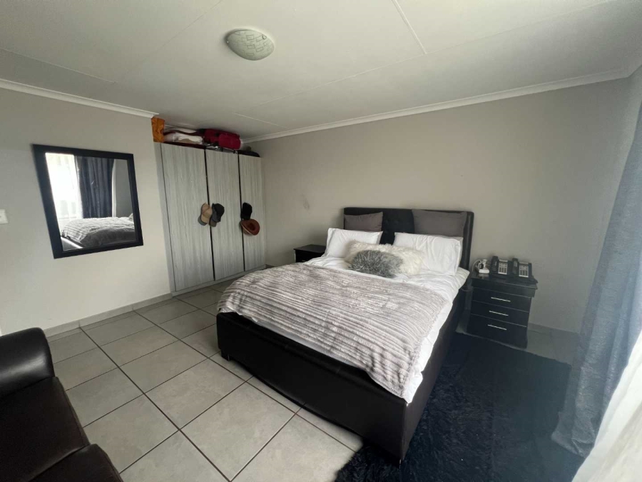 To Let 2 Bedroom Property for Rent in Florida Gauteng