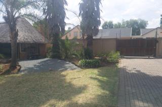 5 Bedroom Property for Sale in Brackendowns Gauteng