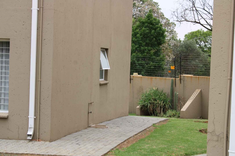 2 Bedroom Property for Sale in Alberante Gauteng