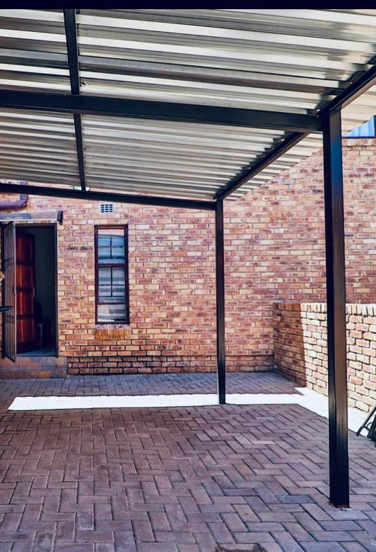 2 Bedroom Property for Sale in Bakerton Gauteng