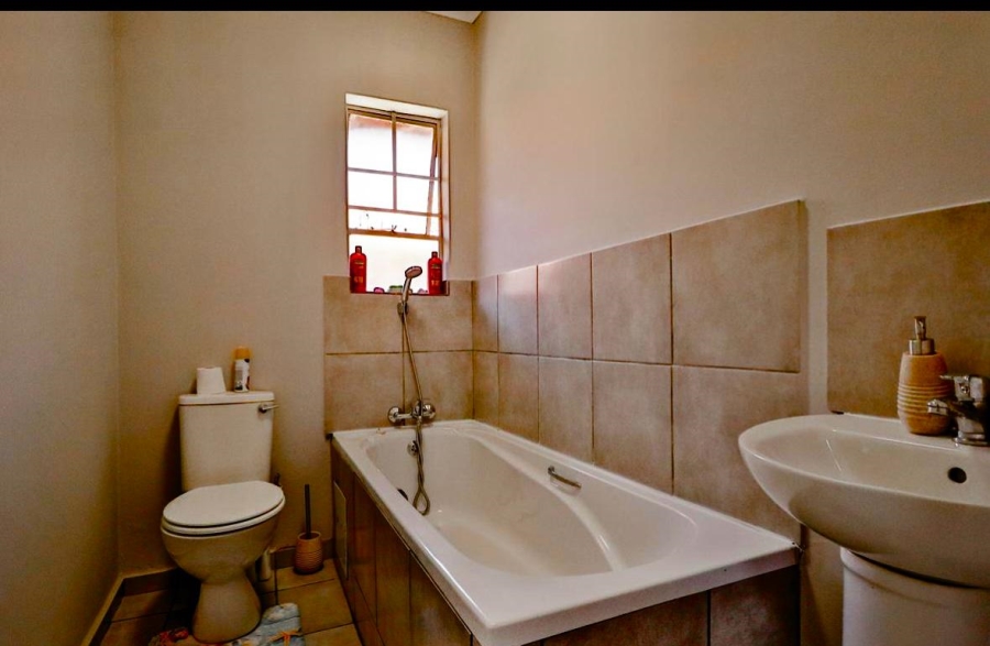 2 Bedroom Property for Sale in Bakerton Gauteng