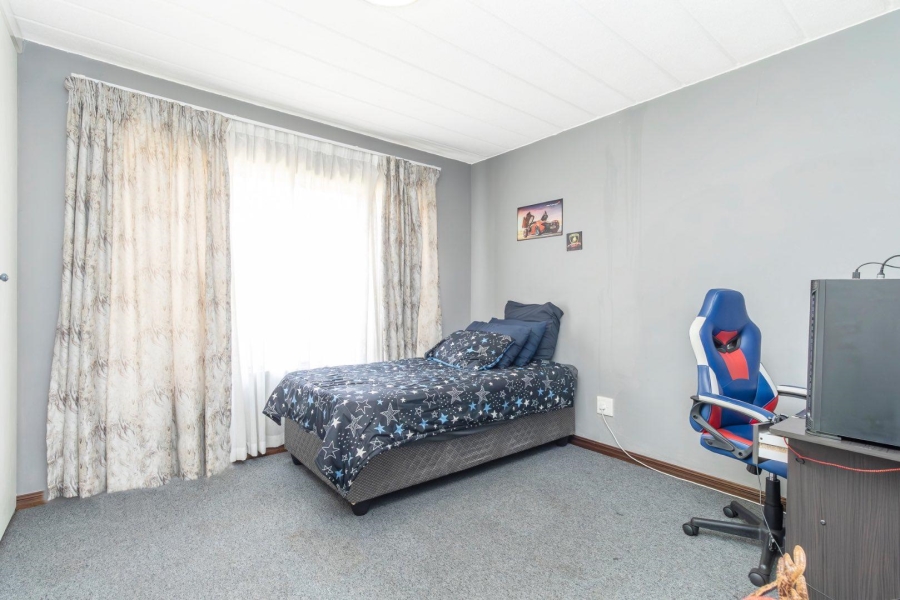 3 Bedroom Property for Sale in Radiokop Gauteng