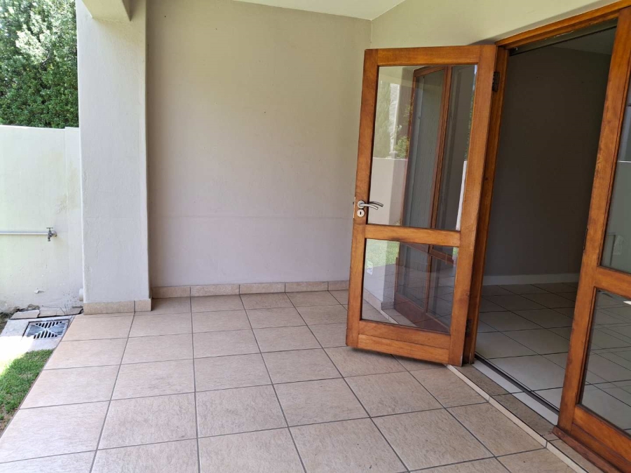 To Let 2 Bedroom Property for Rent in Atholl Gauteng