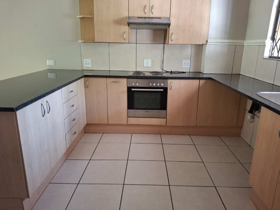 To Let 2 Bedroom Property for Rent in Atholl Gauteng