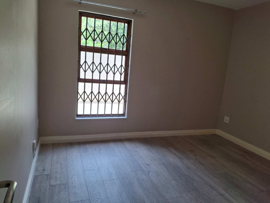 To Let 2 Bedroom Property for Rent in Atholl Gauteng