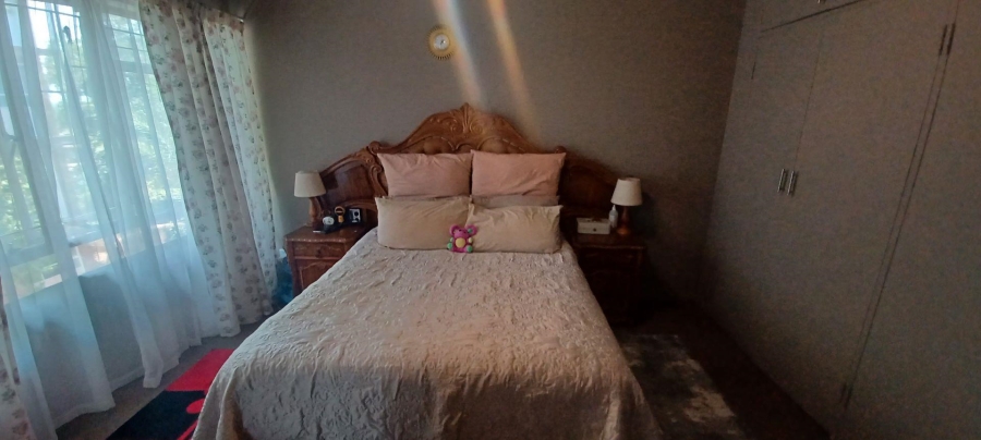 3 Bedroom Property for Sale in Mountain View Gauteng