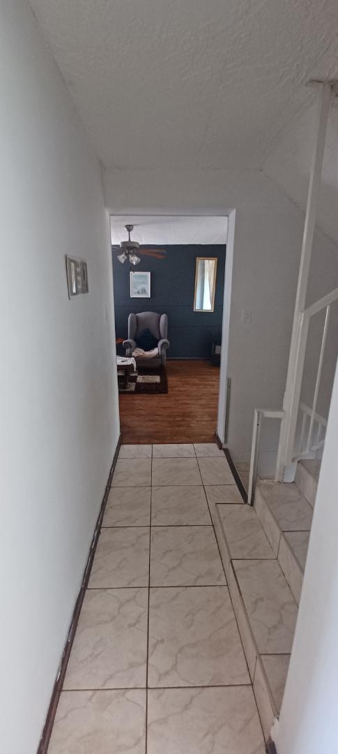 3 Bedroom Property for Sale in Mountain View Gauteng