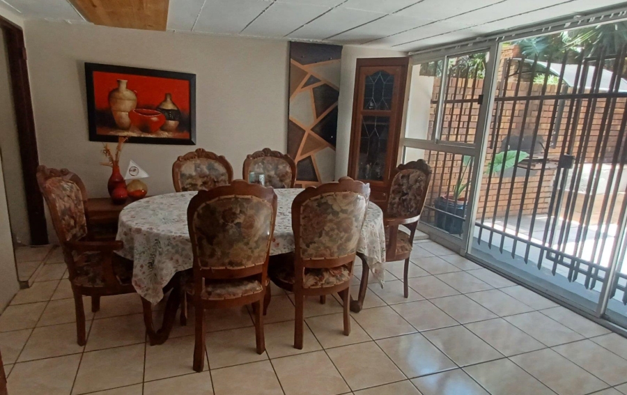 3 Bedroom Property for Sale in Mountain View Gauteng