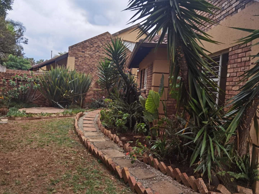 3 Bedroom Property for Sale in Glen Marais Gauteng