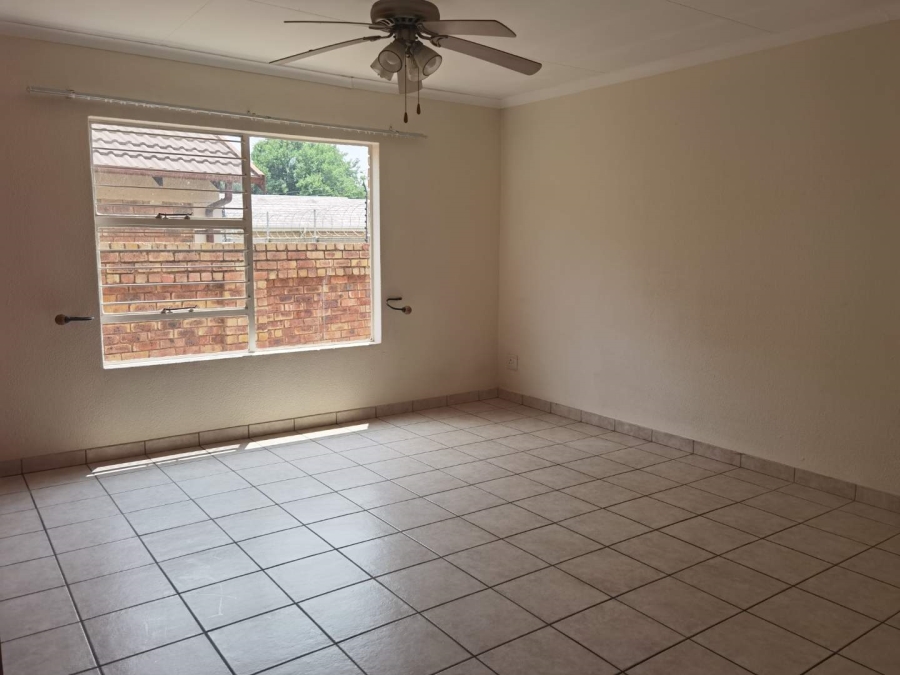 3 Bedroom Property for Sale in Glen Marais Gauteng