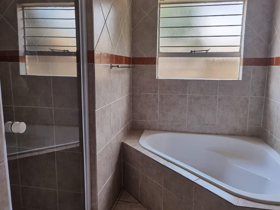 3 Bedroom Property for Sale in Glen Marais Gauteng