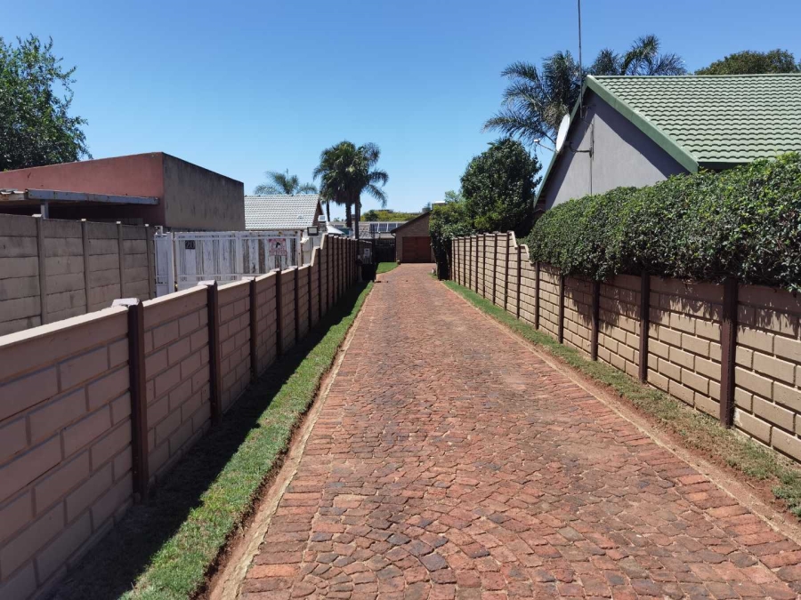 4 Bedroom Property for Sale in Van Riebeeck Park Gauteng